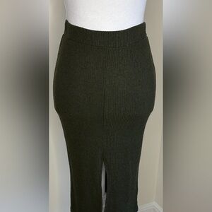 Heart Hips Dark Green Ribbed Midi Pencil Skirt. Small